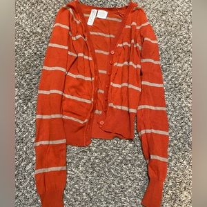 Soft cardigan easy to style.